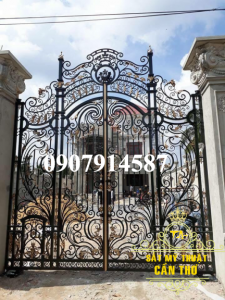Mẫu cổng rào sắt mỹ thuật đẹp (CR021)