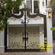 Mẫu cổng rào sắt mỹ thuật đẹp (CR103)