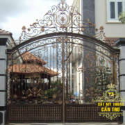 Mẫu cổng rào sắt mỹ thuật đẹp (CR90)