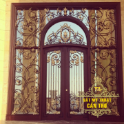 Cửa đi sắt mỹ thuật