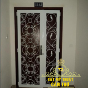 Cửa đi sắt mỹ thuật
