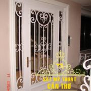 Cửa đi sắt mỹ thuật