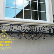 Kệ hoa sắt mỹ thuật