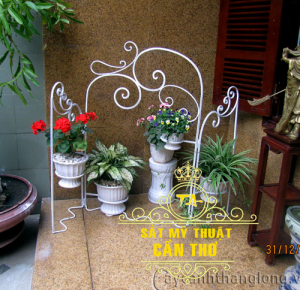 Kệ hoa sắt mỹ thuật